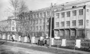 Главный учебный корпус, Комсомольскмй проспект 